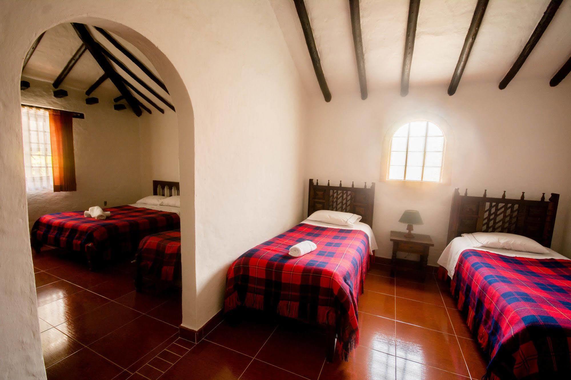 Hotel Los Frayles 莱瓦镇 外观 照片